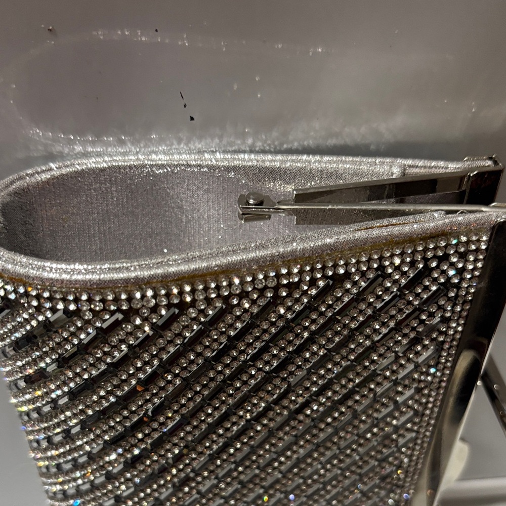 Source Unknown Beautiful Silver Chevron Clutch - image 5